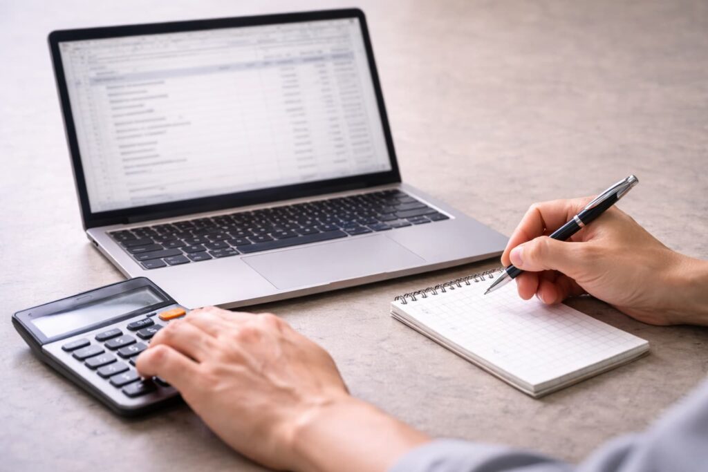 RSU取得費を計算している作業風景
